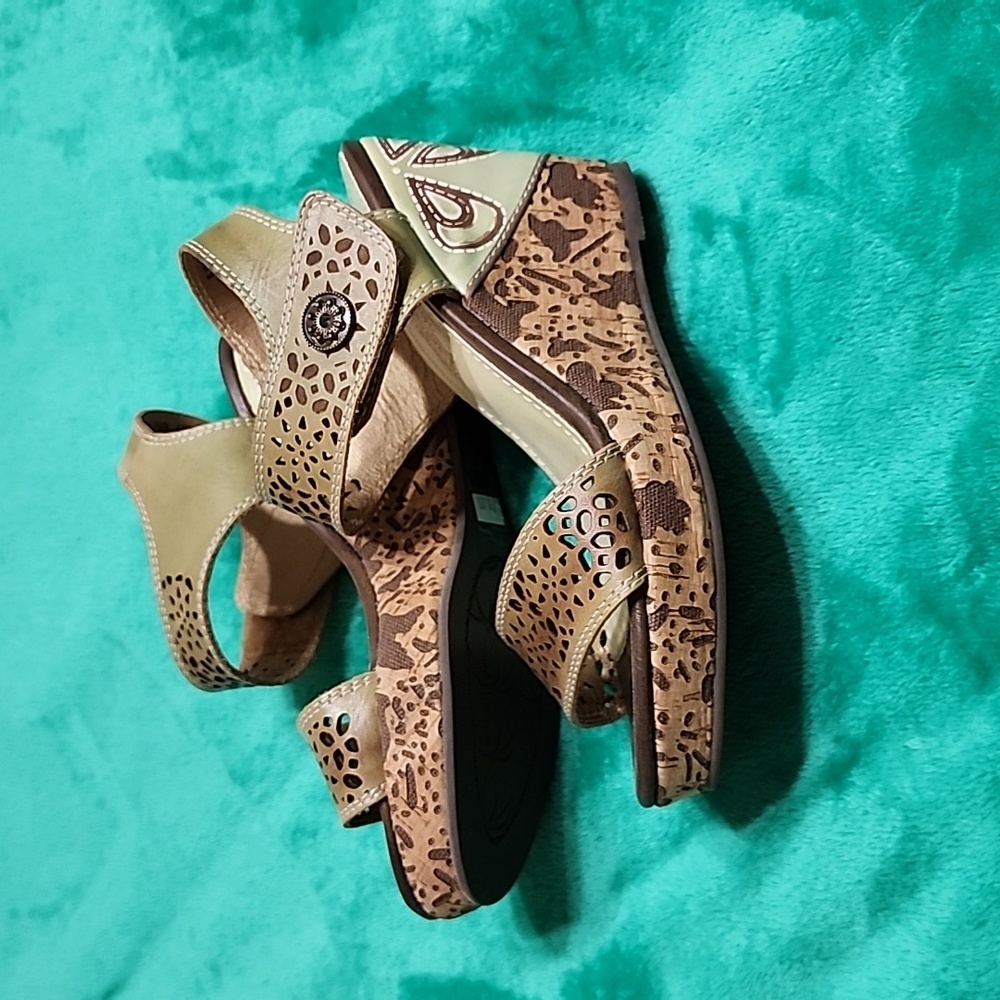 Women's L'Artiste Spring Step wedges size 37 6.5 to 7 - Picture 2 of 5